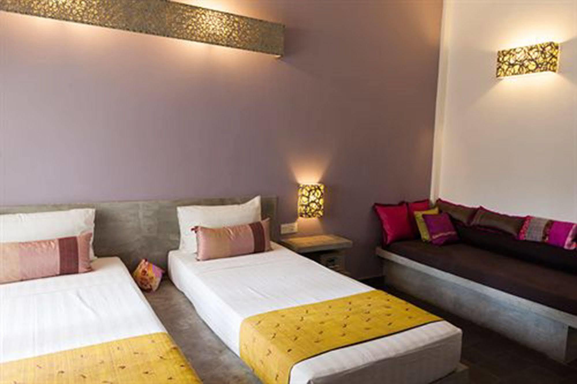 The 252 Hotel Пном Пен Екстериор снимка