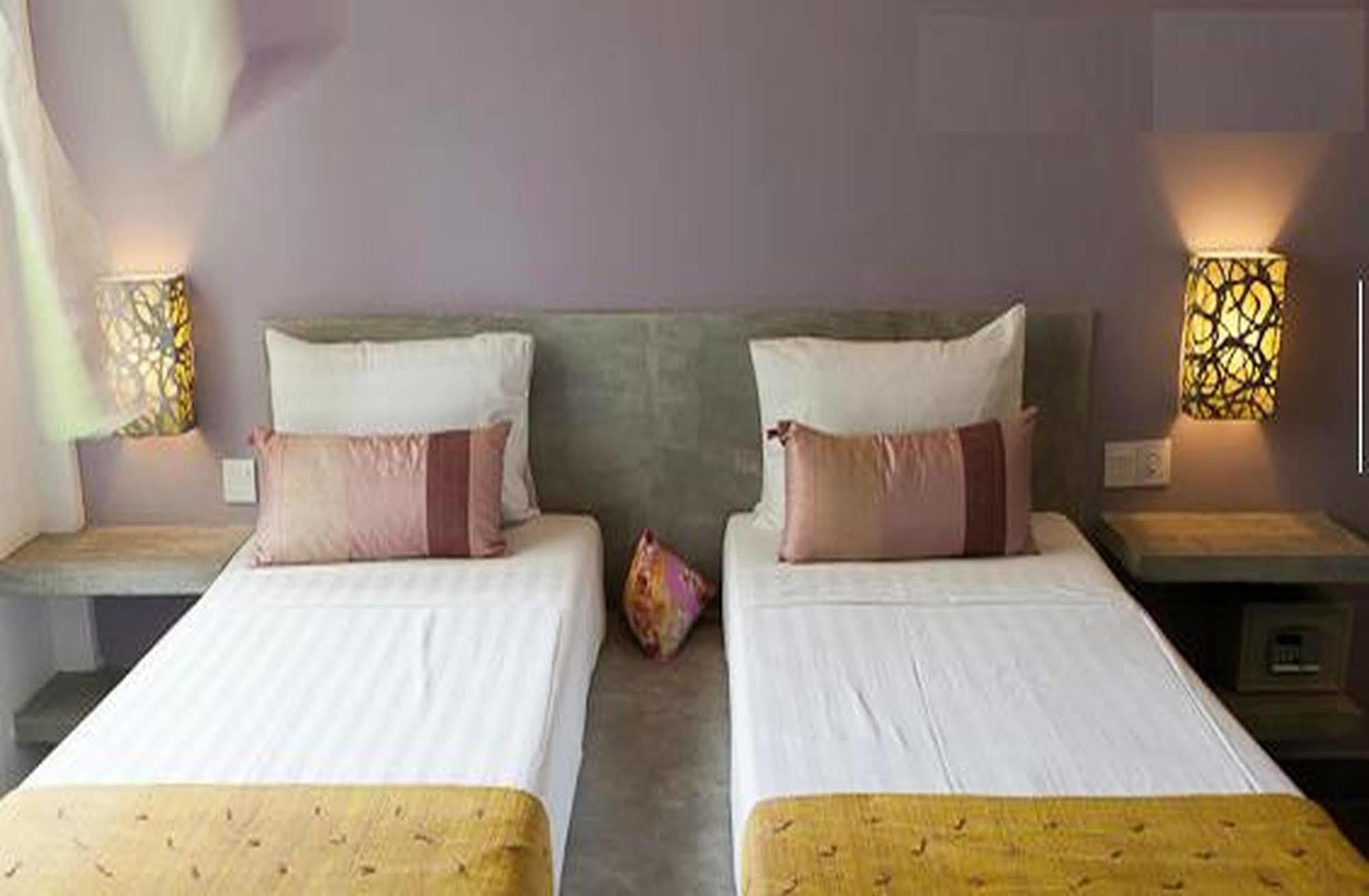 The 252 Hotel Пном Пен Екстериор снимка