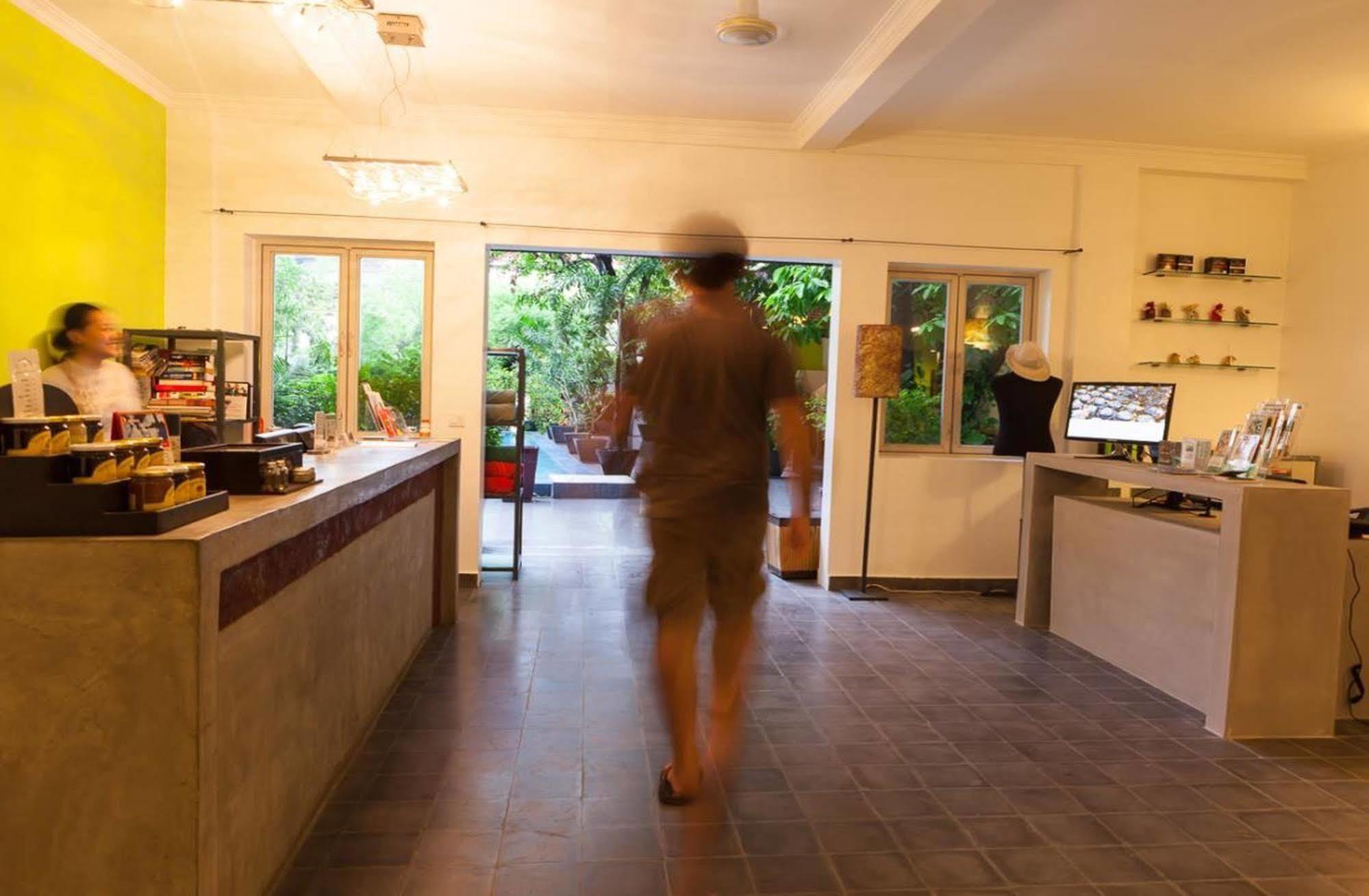 The 252 Hotel Пном Пен Екстериор снимка